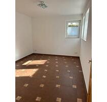 Helle Souterrain-Wohnung, 2 Zimmer, ca. 70 m2 mit Terasse! - Berlin Marzahn-Hellersdorf