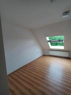 Foto - 1 Zimmer Dachgeschoßwohnung zur Miete in Homburg