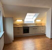 Attraktive 2-Zimmer-Dachgeschosswohnung in ruhiger Lage - Schwandorf