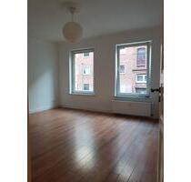 2-Zi Altbauwohnung mit großem Balkon, zw. Südfriedhof+Innenstadt - Kiel