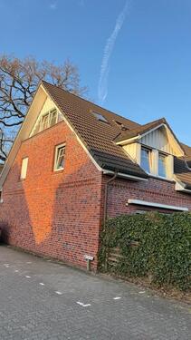 Foto - Reihenhaus in Ulzburg Süd mit Carport und Gartenhäuschen