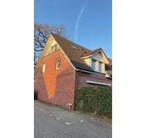 Reihenhaus in Ulzburg Süd mit Carport und Gartenhäuschen - Henstedt-Ulzburg