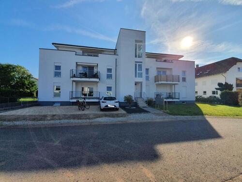 Foto - 3 Zimmer, Küche und Bad - 865,00 EUR Kaltmiete, ca.  86,00 m²