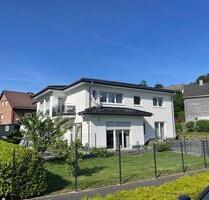 Einfamilienhaus + 3 Wohnungen mit Garage und Carpot - Gummersbach