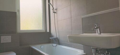 Foto - 3 Zimmer - neu saniert - 680,00&nbsp;EUR Kaltmiete, ca.&nbsp; 66,00&nbsp;m&sup2;