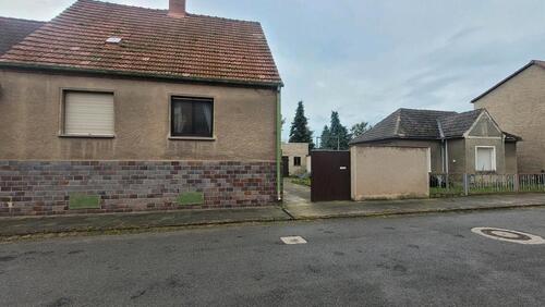 Foto - Haus mit großem Garten - 99.000,00&nbsp;EUR Kaufpreis, ca.&nbsp; 105,00&nbsp;m&sup2;