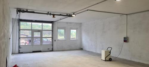 Foto - KFZ Werkstatthalle Halle Werkstatt mit Hebebühne und Rolltor!!!