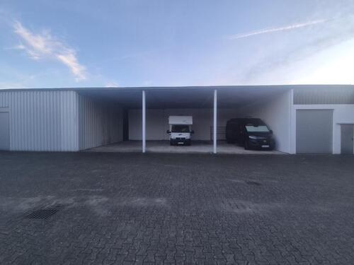 Foto - Halle (offen) (Schloß Neuhaus) - 200,00 EUR Kaltmiete,