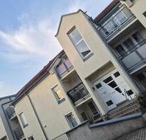 Helle 2-Zimmer Dachgeschosswohnung mit Balkon & TG in Weinböhla