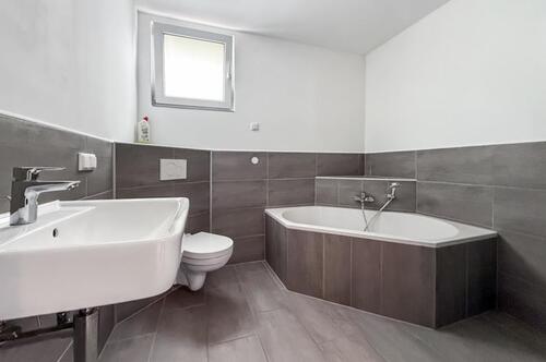 Foto - Moderne 3 ZKB mit FBH, Terrasse & eigenem Eingang, ruhige Lage
