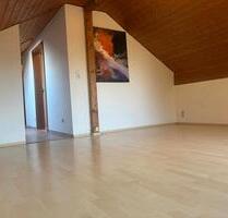 Gepflegte 2 Zimmer Dachgeschosswohnung mit Garten von Privat - Großkarolinenfeld