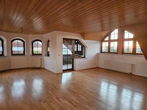 Foto - Schöne 4-Zimmer-Dachgeschosswohnung mit Südbalkon und Weitblick