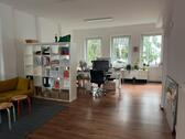 Foto - Arbeitsplatz Schreibtisch Büroplatz bei Hoheluftbrücke