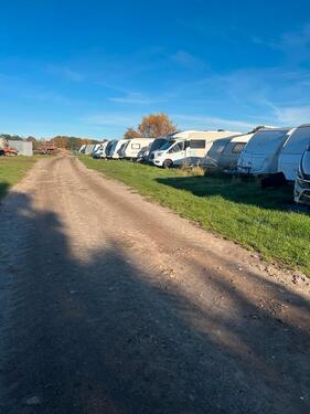 Foto - Wohnwagen, Wohnmobil Stellplatzt Hallenstellplatzt