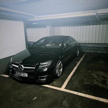 Foto - Tiefgaragenstellplatz - 100,00&nbsp;EUR Miete,