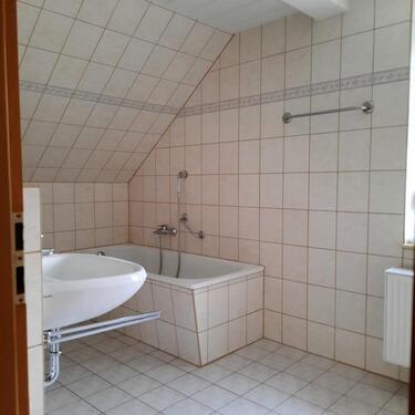 Foto - NEU RENOVIERT im Dachgeschoss - 325,00 EUR Kaltmiete,
