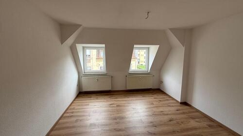 Foto - Helle 1-Raum-Dachgeschoss-Wohnung in OelsnitzVogtland mit Balkon