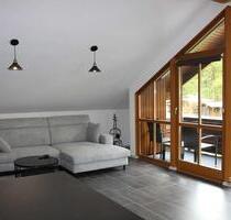 Hochwertige, möblierte 2-Zimmer-Wohnung in herrlicher Siedlungslage von Deggendorf zu vermieten.