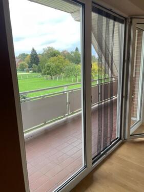Foto - Zentrale 4-Zimmer-Wohnung mit Balkon, Garage und Stellplatz