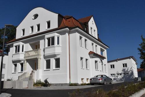 Foto - EG: Wohnung, Büro oder Praxis mit großer Terrasse u. Garten
