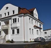 EG: Wohnung, Büro oder Praxis mit großer Terrasse u. Garten - Geisenhausen