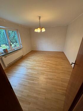 Foto - Erstbezug nach umfassender Renovierung, Echtholzboden, neues Bad,