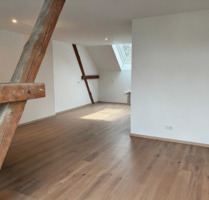 Helle 3-Zimmer Dachgeschosswohnung in Wiesbaden-Erbenheim