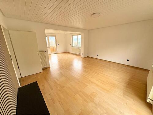 Foto - Freistehendes Einfamilienhaus mit Garten & Einliegerwohnung