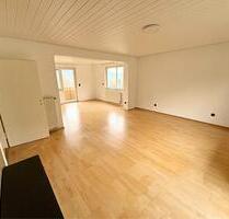 Freistehendes Einfamilienhaus mit Garten & Einliegerwohnung - Ochsenfurt