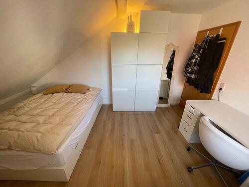 Foto - 1 Zimmer Dachgeschoßwohnung in Kirchheim bei München