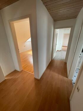 Foto - DG Wohnung in Hemmingen zu vermieten