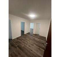 Schöne helle 3 Zimmer Wohnung + Tiefgaragenstellplatz - Hamburg Altona