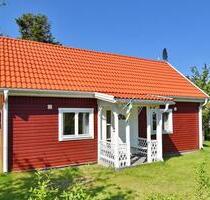 Schönes, rot-weißes Ferienhaus 