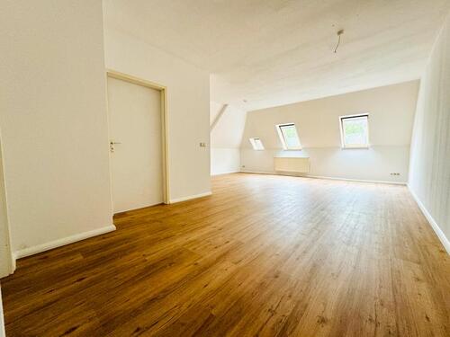 Foto - schicke 2 Raum DG-Raum-Wohnung in Leipzig Gohlis ***TOP*** viel Platz; citnah