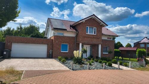 Foto - Modernes Einfamilienhaus mit PV-Anlage, Sauna & Doppelgarage