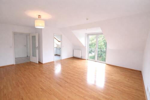 Foto - Dachgeschoss Wohnung - 800,00&nbsp;EUR Kaltmiete, ca.&nbsp; 84,00&nbsp;m&sup2;