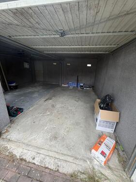 Foto - Doppelgarage - 200,00&nbsp;EUR Miete,