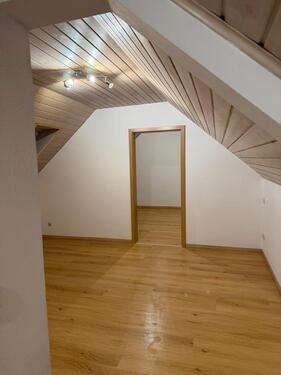 Foto - 1 Zimmer Dachgeschoßwohnung zur Miete in Buttenwiesen