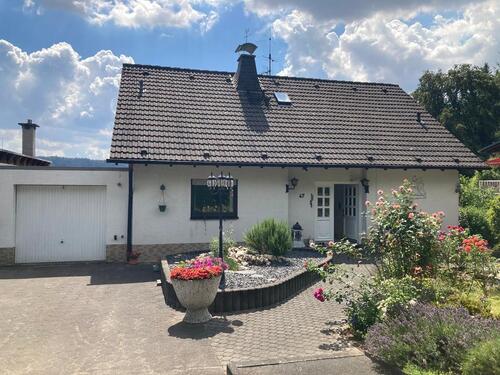 Foto - Großes Einfamilienhaus mit vielen Nutzungsmöglichkeiten