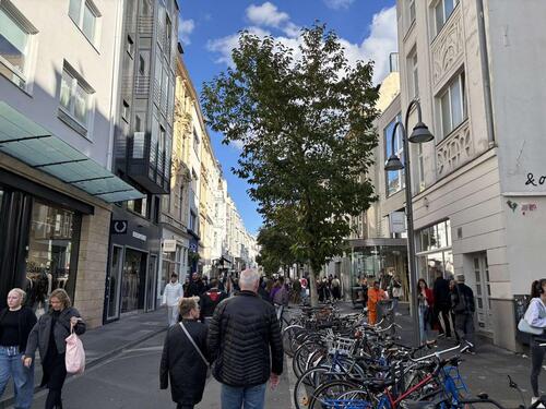 Foto - Vollgastrofläche auf der Breite Str.Ehrenstr. vakant!