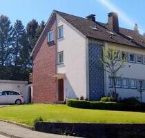 3-Zimmer DG-Wohnung in Nieheim - 400,00 EUR Kaltmiete, in Nieheim (PLZ: 33039)