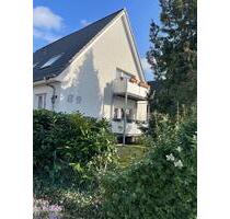 Helle 3-Zimmer Dachgeschosswohnung mit Balkon in Elmshorn - Klein Nordende