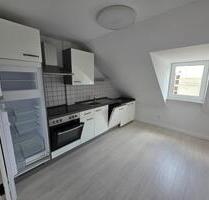Zentrale 3-ZKB DG-Wohnung (81 m²), 2 Bäder & EBK, Uni & Klinikum - Kassel
