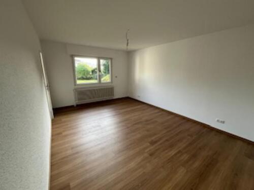 Foto - 5 Zimmer Einfamilienhaus in Schwalbach am Taunus