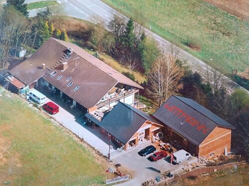 Foto - Mehrfamilienhaus mit großer Werkhalle – 3.993 m² Grundstück