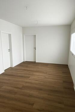 Foto - Frisch renovierte 4-Zimmer Wohnung mit Balkon [VAC-12920]
