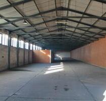 Großzügige Kalthalle mit perfekter Anbindung an die B5! - Perleberg