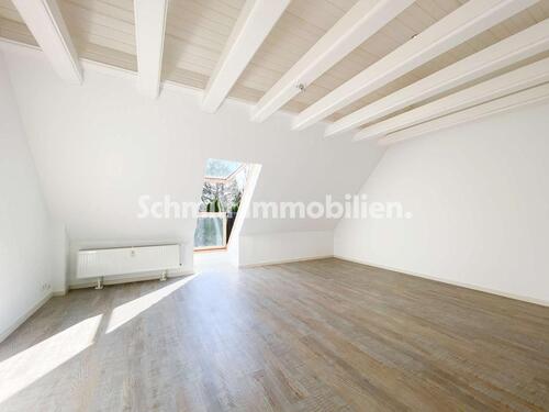 Foto - Helle 2-Zimmer Dachgeschoss-Wohnung mit Einbauküche in F-Goldstein