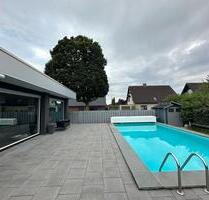 Leben auf einer Ebene-Bungalow mit Garage, Pool & Wohlfühlgarten - Duisburg Baerl