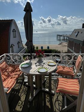 Foto - Nordsee-Insel FÖHR: Meerblick Balkon Strandlage 2 SZ in WYK